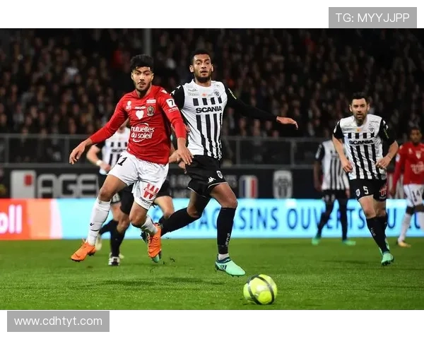 法甲历史上的顶级防守组合评选与对比